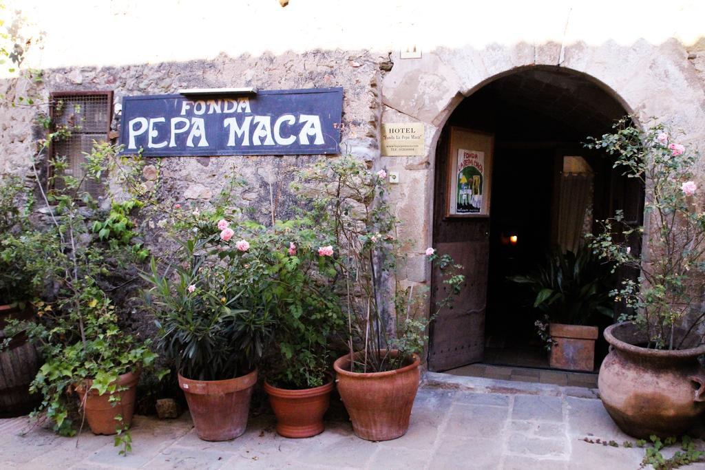 Fonda La Pepa Maca Hotel Монелс Екстериор снимка