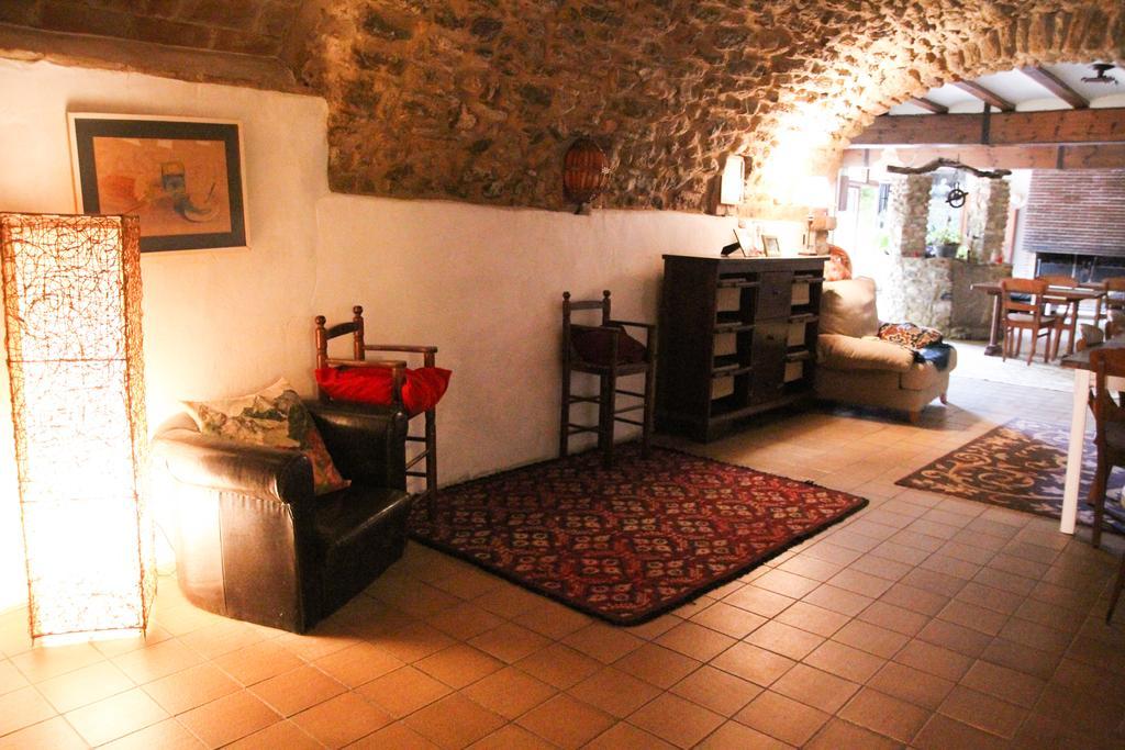 Fonda La Pepa Maca Hotel Монелс Екстериор снимка