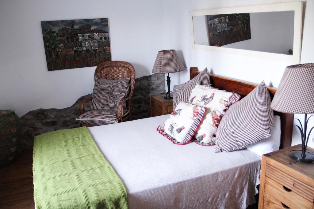 Fonda La Pepa Maca Hotel Монелс Екстериор снимка
