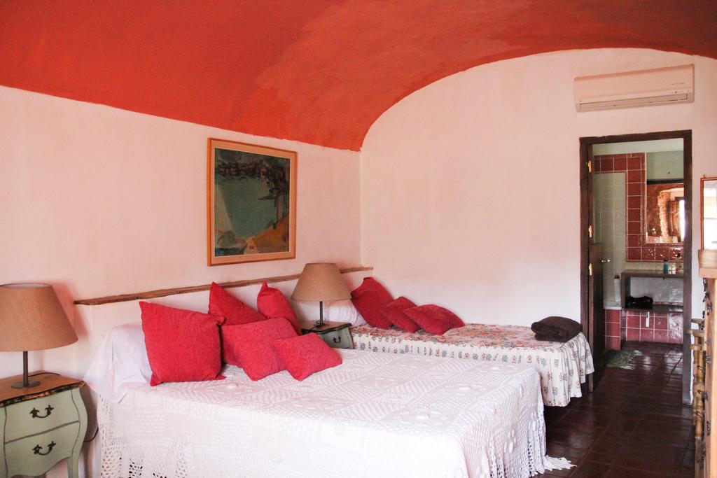 Fonda La Pepa Maca Hotel Монелс Екстериор снимка